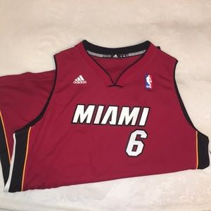 NWOT Stitched Lebron James Miami Heat Jersey